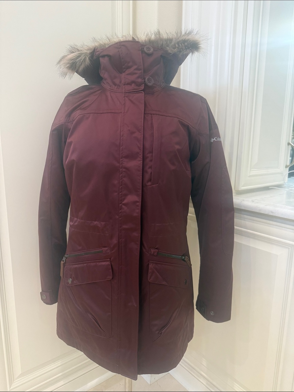 Columbia Women's Maroon Ski Jacket with Faux Fur Hood (Omni-Tech)